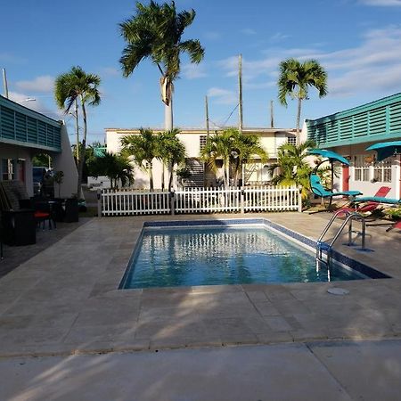 Georges Royal Inn Frederiksted Экстерьер фото