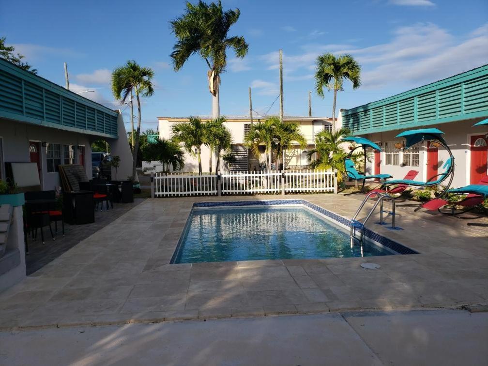 Georges Royal Inn Frederiksted Экстерьер фото